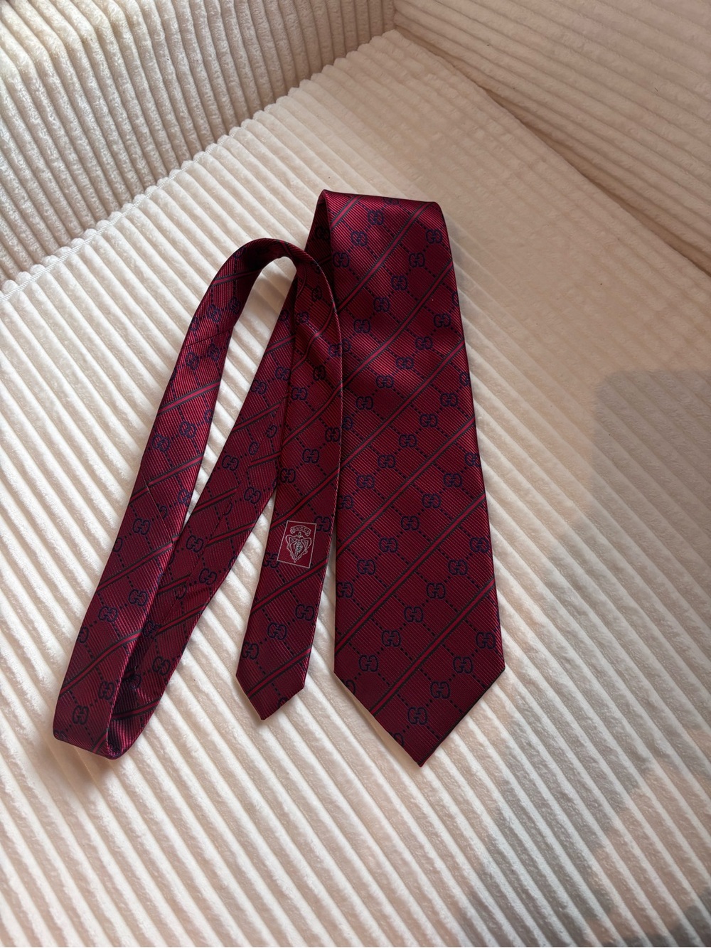 Gucci Maroon Tie with Navy GG Motif